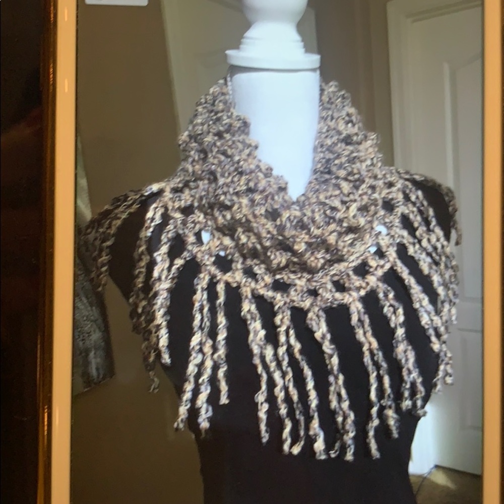 Hand-Made Scarf 🧣 - Picture 3 of 3